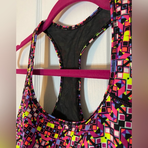 VICTORIAS SECRET SPORTS BRA - Never Worn - Picture 5 of 7